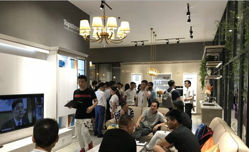 頂固全屋定制亮相廣州建博會(huì)：用大愛綻放卓越家居哲學(xué)