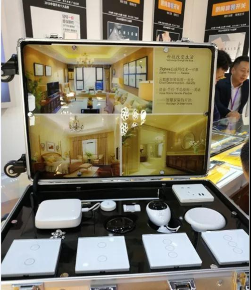 匠心格調(diào) 精彩綻放——朗能公司參加古鎮(zhèn)燈博會(huì)風(fēng)采